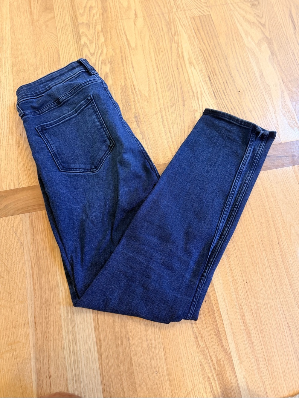 Ladies Size 10 "Old Navy" Rockstar Navy Skinny Jeans GUC